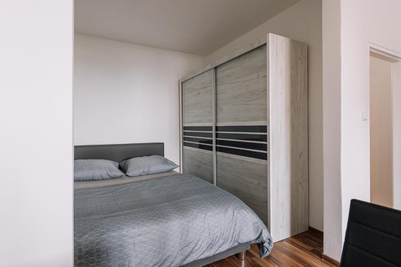 Cozy Apartment In Ruzinov Bratislava Bagian luar foto