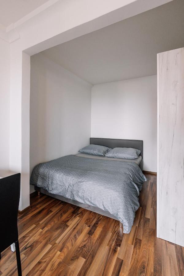 Cozy Apartment In Ruzinov Bratislava Bagian luar foto