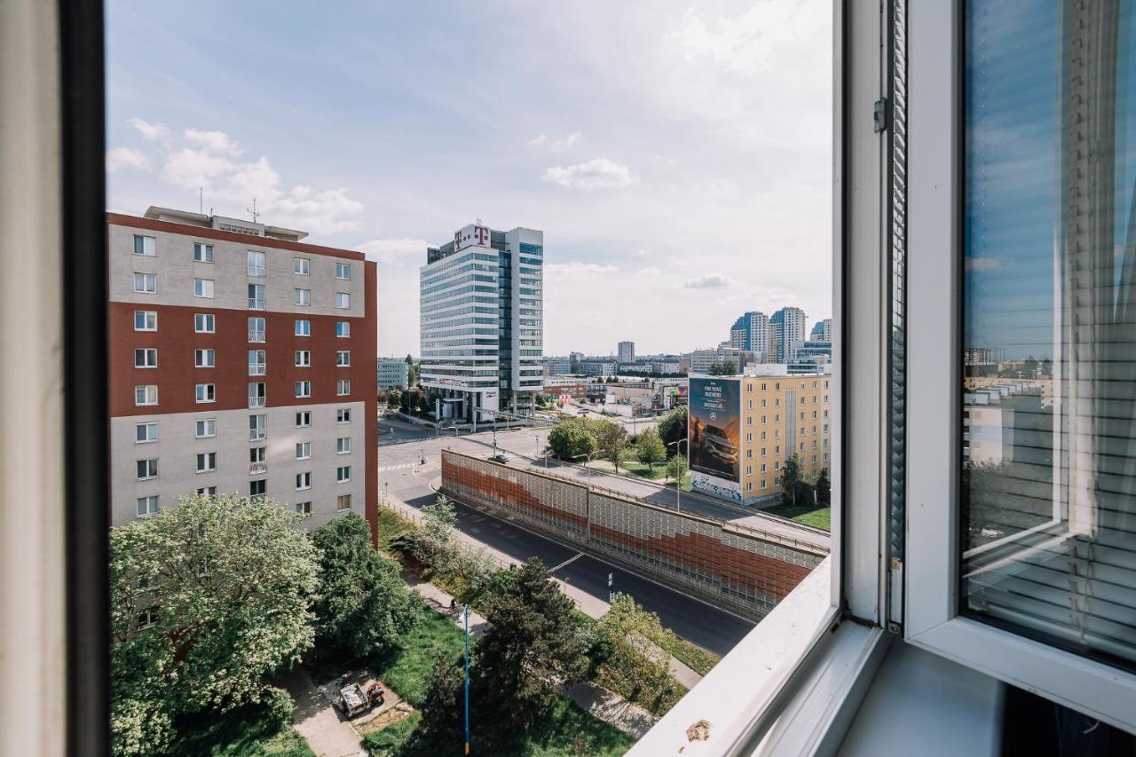 Cozy Apartment In Ruzinov Bratislava Bagian luar foto